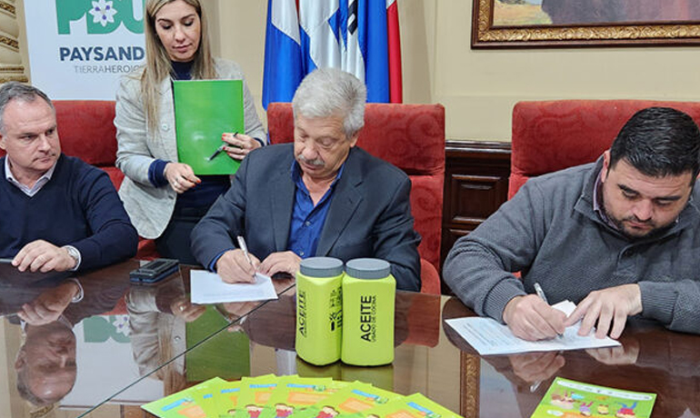 La Intendencia de Paysandú y ALUR firmaron convenio para recolección de aceite usado para elaboración de biocombustible